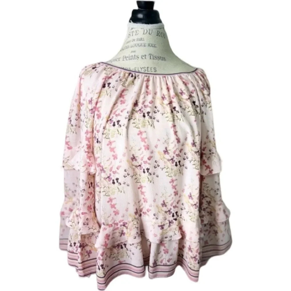Spectacular Like New Romantic Floral Large blouse Max Studio